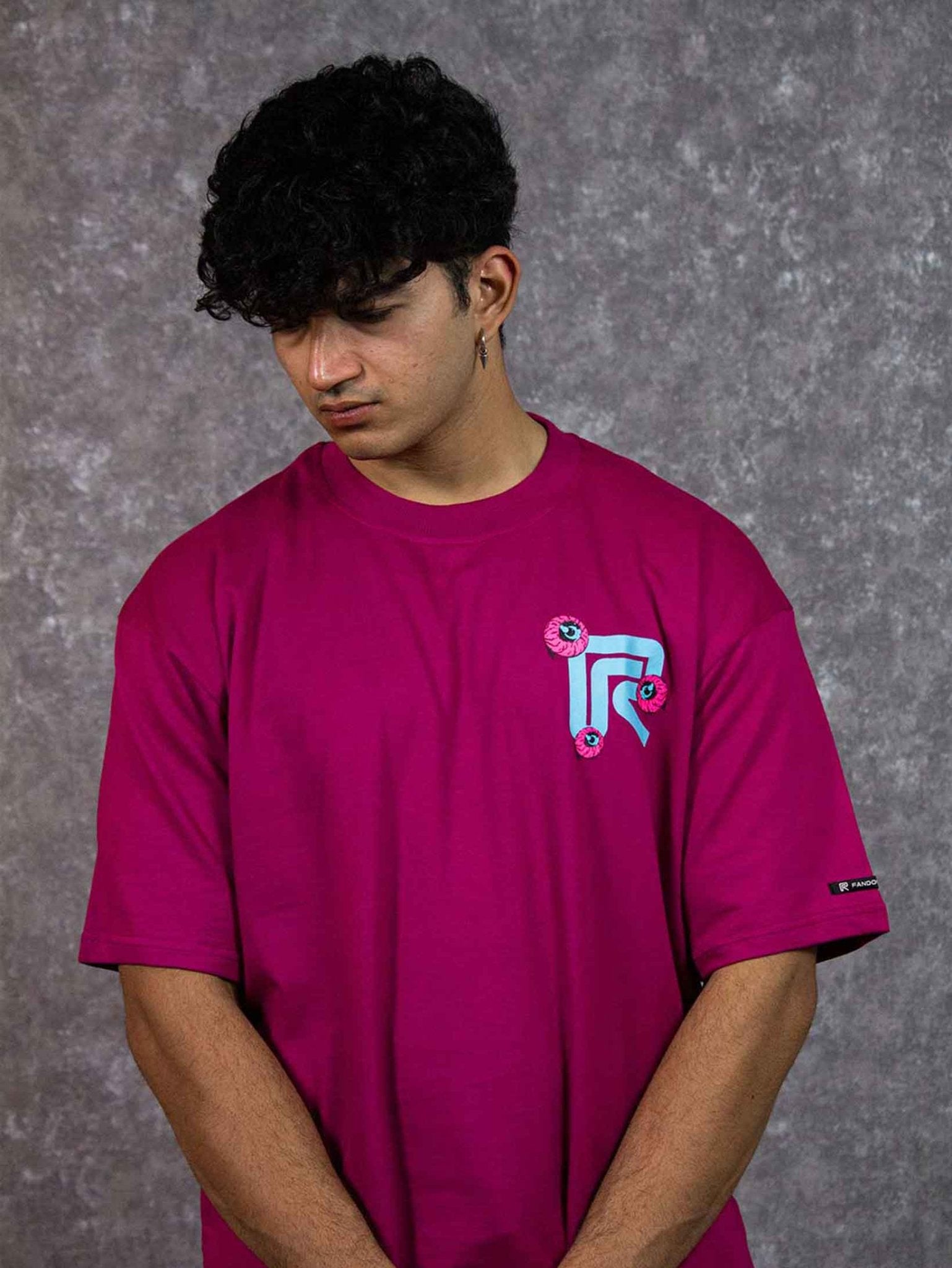 ALL EYES ON ME T - SHIRT - STICK IT UP