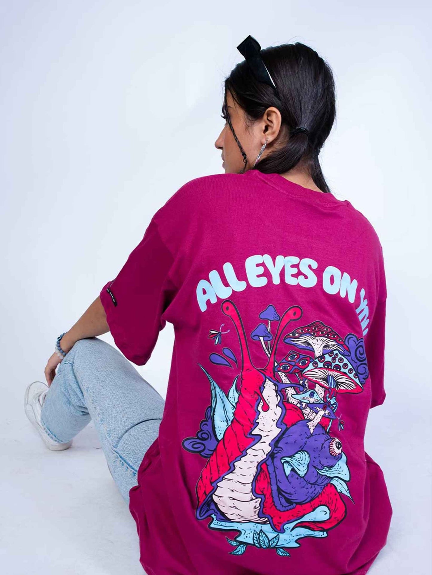 ALL EYES ON ME T - SHIRT - STICK IT UP