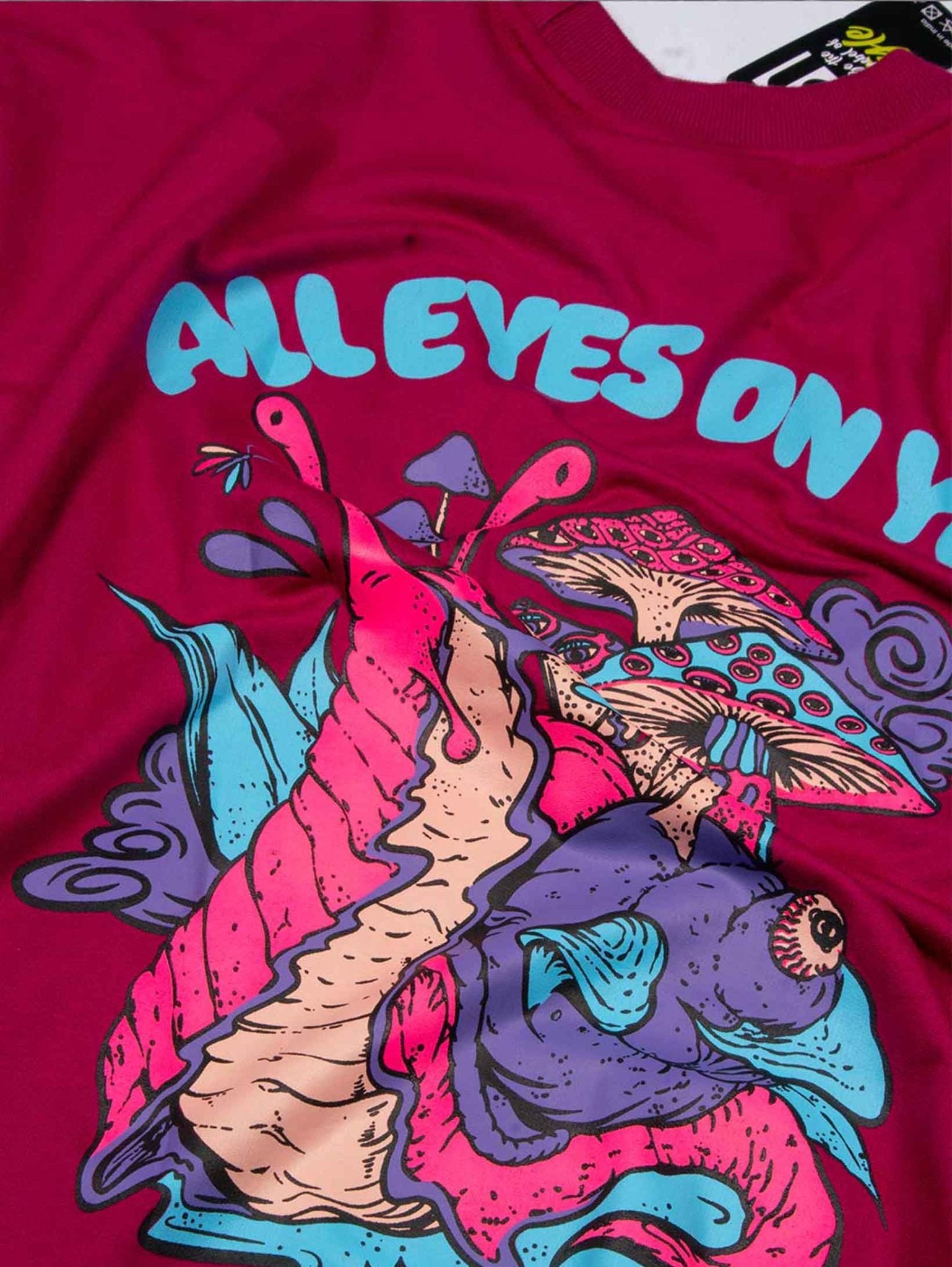 ALL EYES ON ME T - SHIRT - STICK IT UP